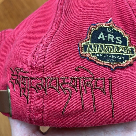 Disney expedition Everest hat - Picture 6 of 7